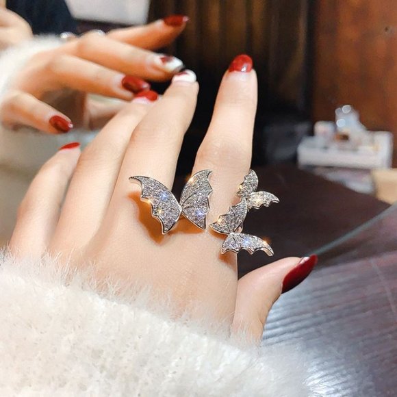 NEW 18k Huge White Gold Diamond Butterfly Ring - Picture 3 of 5